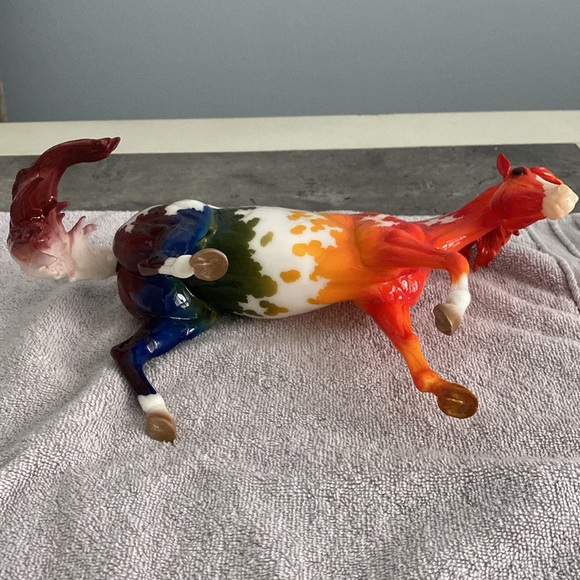 ๐ Breyer Horse Spectrum 2020 Flagship Model Glossy - Picture 14 of 16